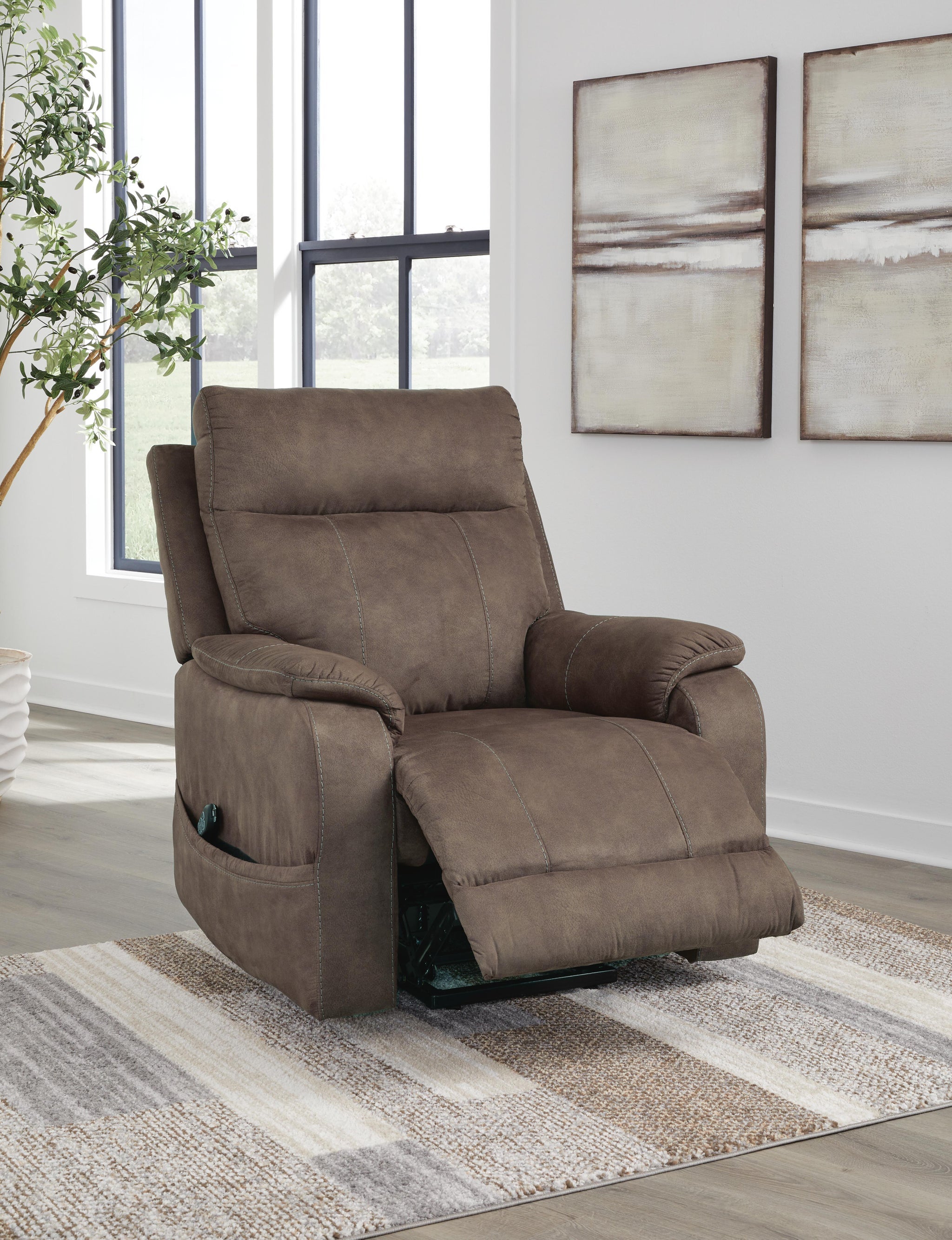 Crestmeade Power Lift Recliner (Brown/Beige)