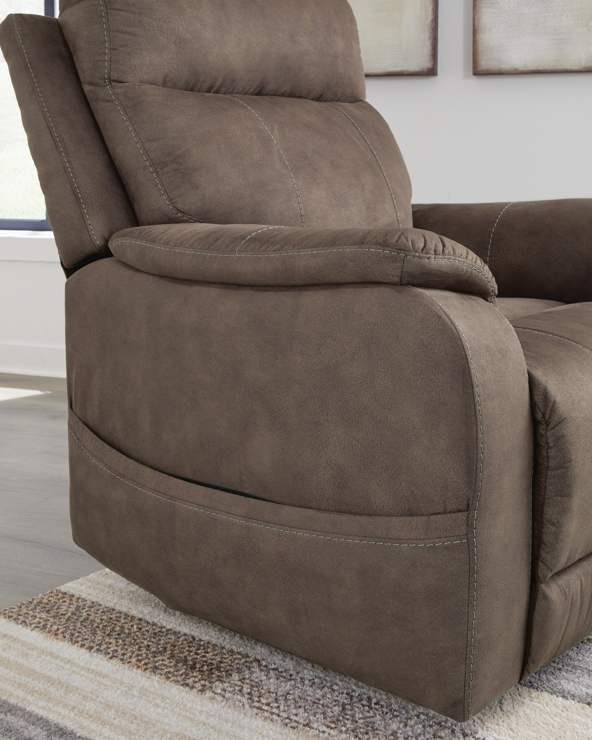 Crestmeade Power Lift Recliner (Brown/Beige)