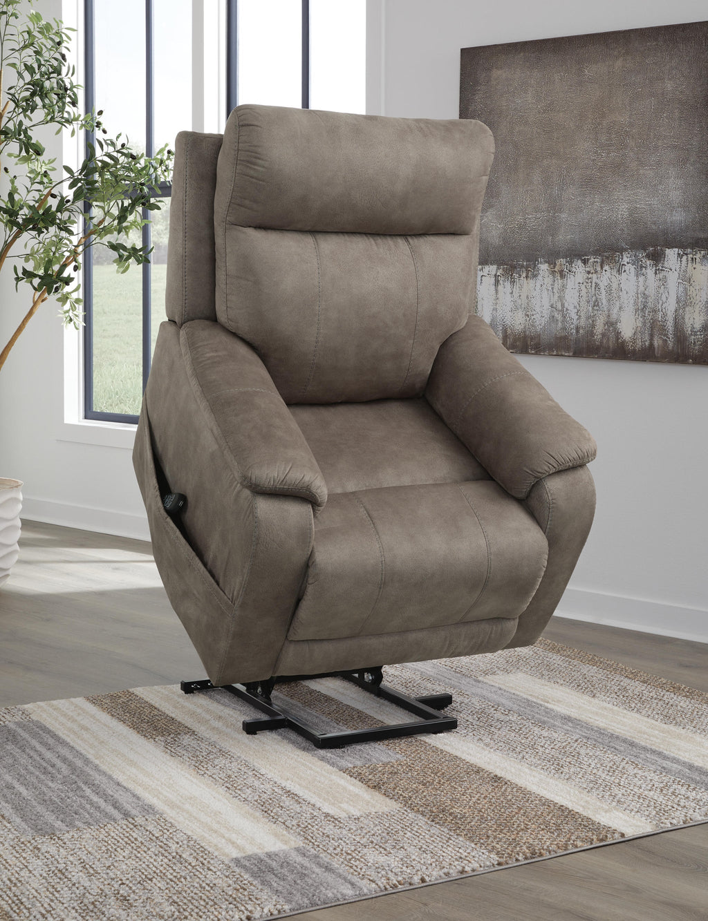Crestmeade Power Lift Recliner (Brown/Beige)