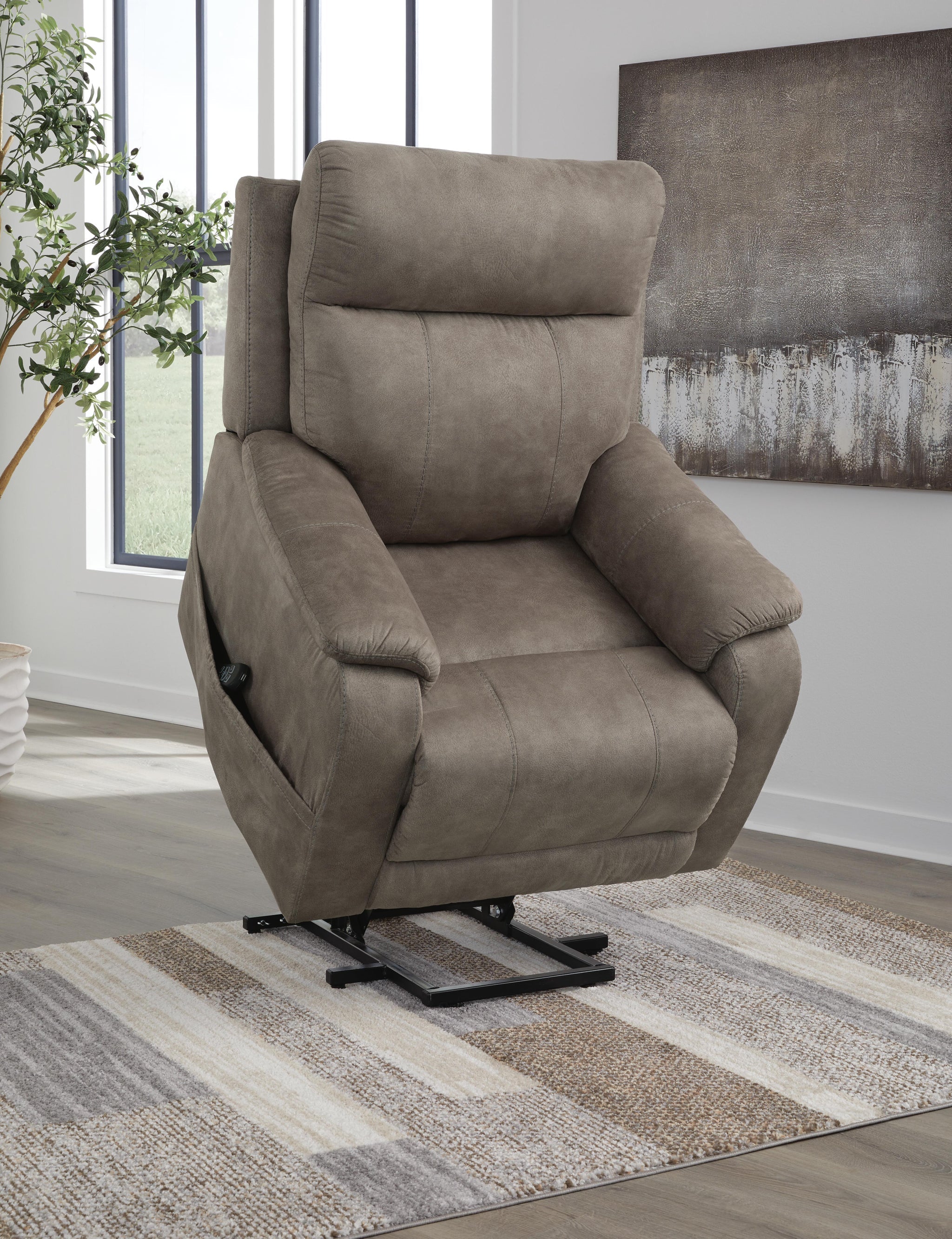 Crestmeade Power Lift Recliner (Brown/Beige)