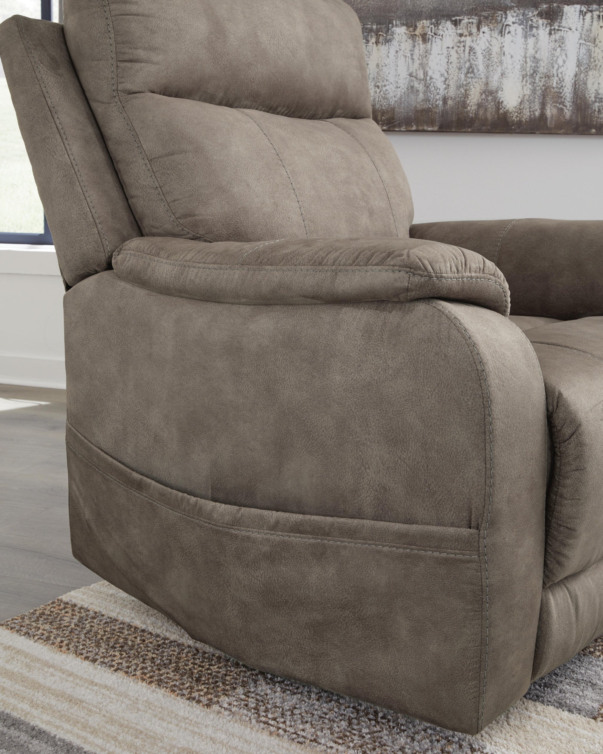 Crestmeade Power Lift Recliner (Brown/Beige)