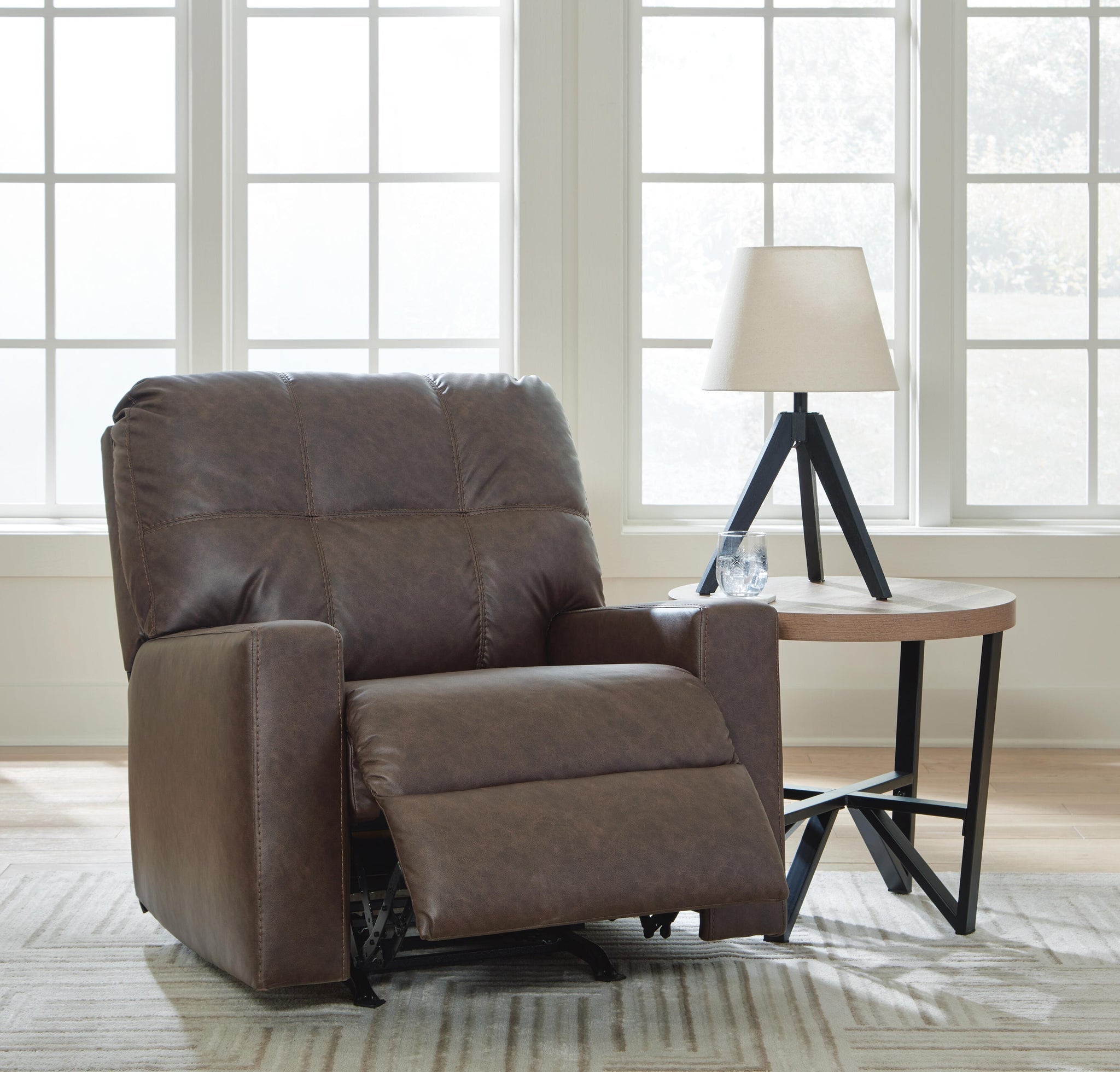 Barlin Mills Recliner (Black/Gray)