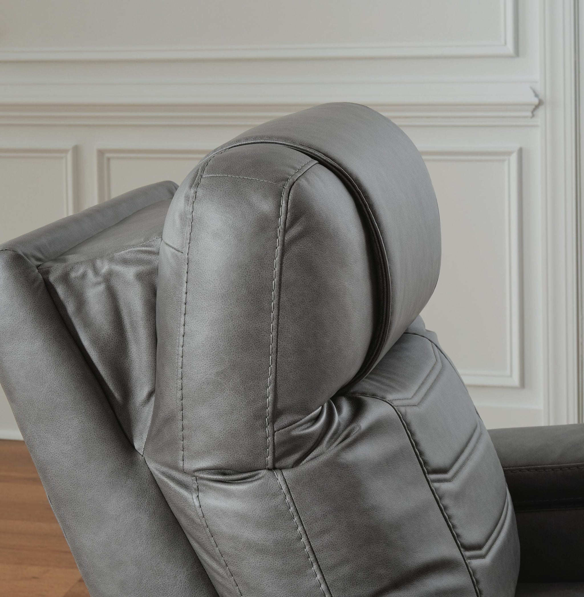 Schooner Rocks Power Recliner (Brown/Beige)