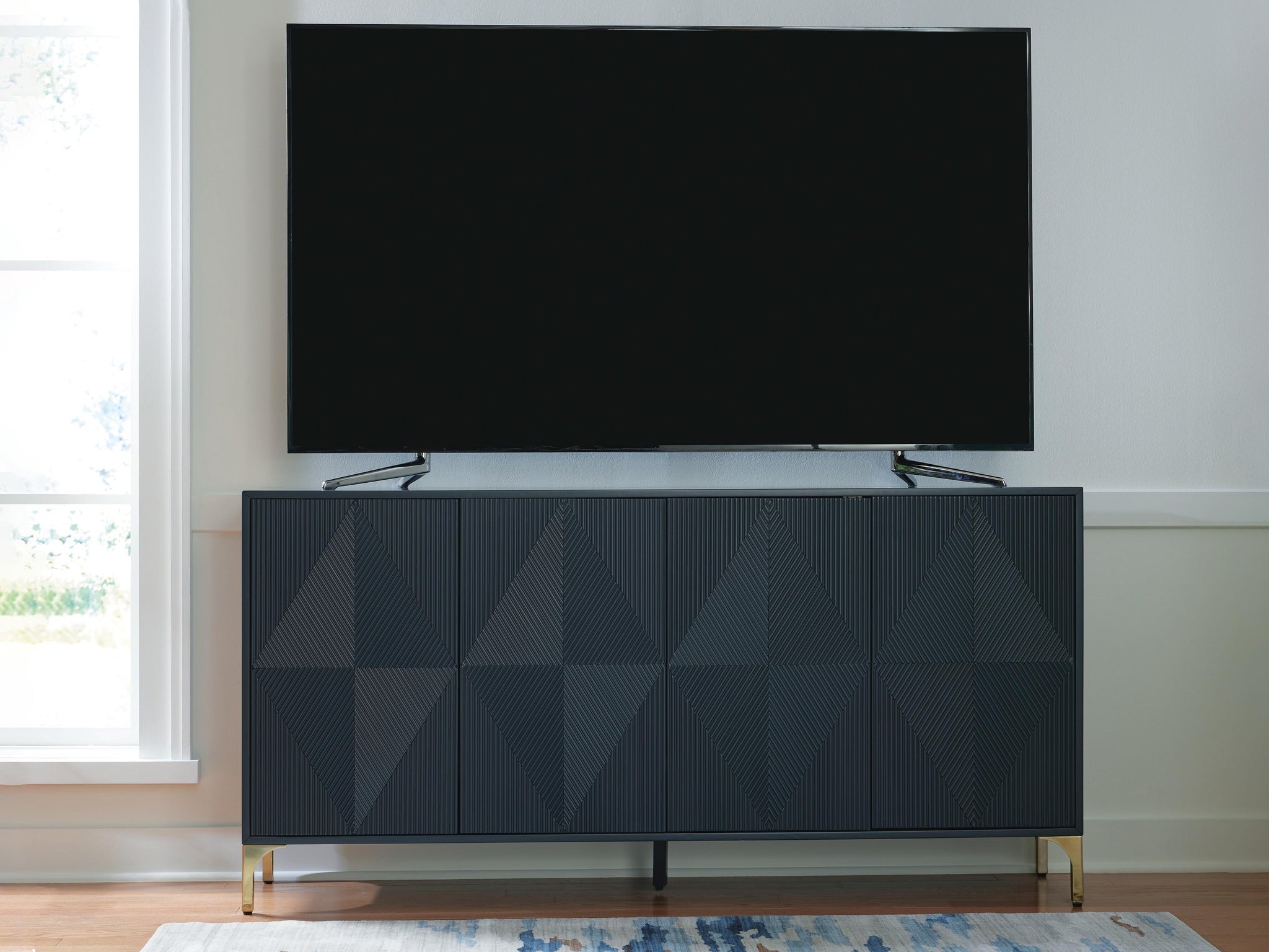 Loirwick Accent Cabinet