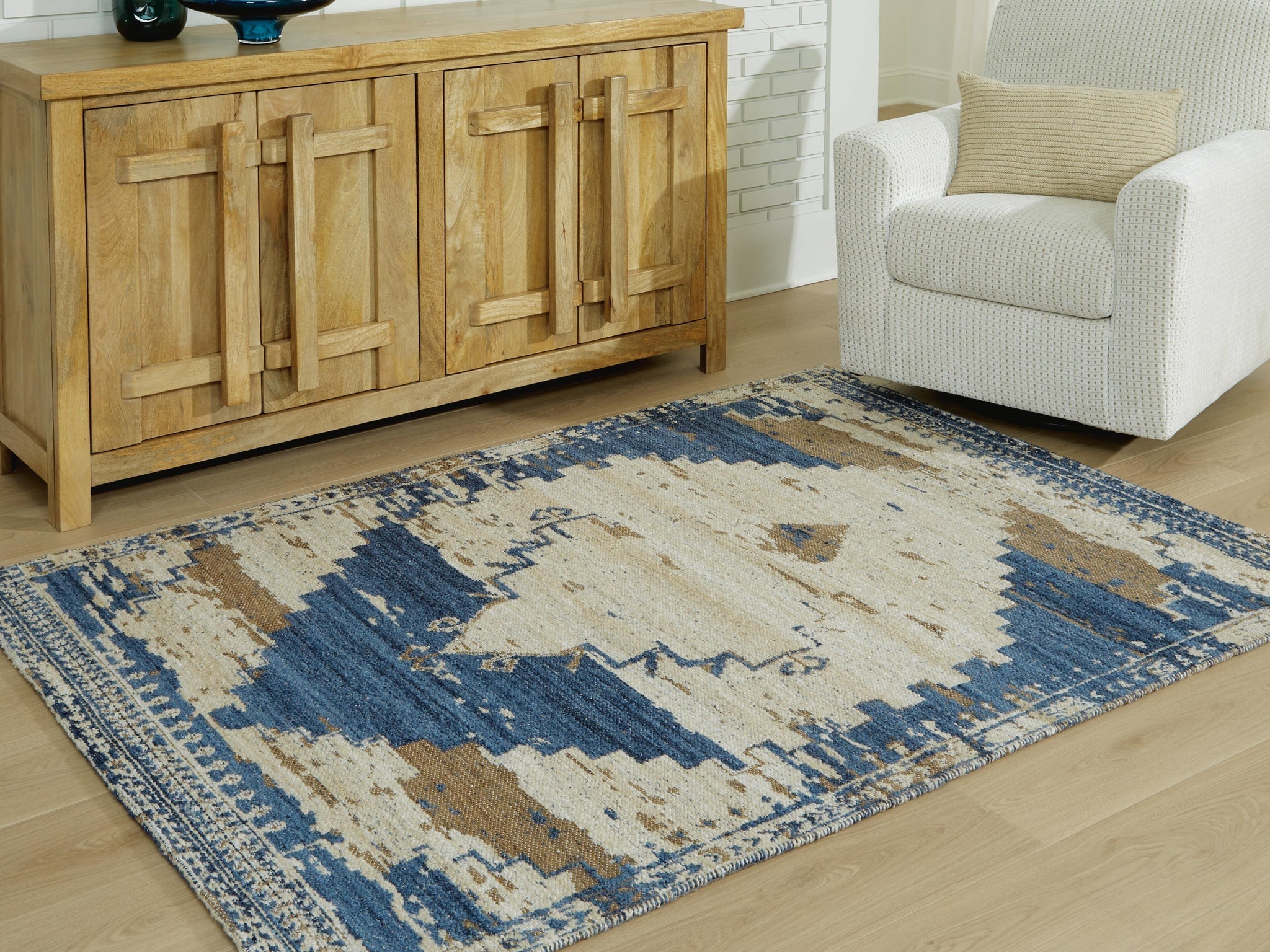 Varnler 10' x 14' Rug
