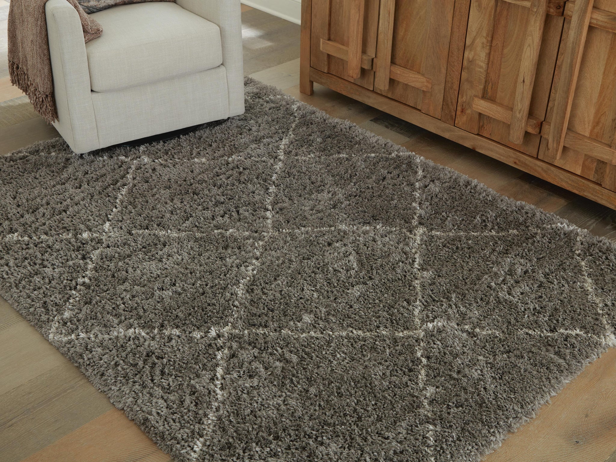 Wrenlow 8' x 10' Rug (Black/Gray)