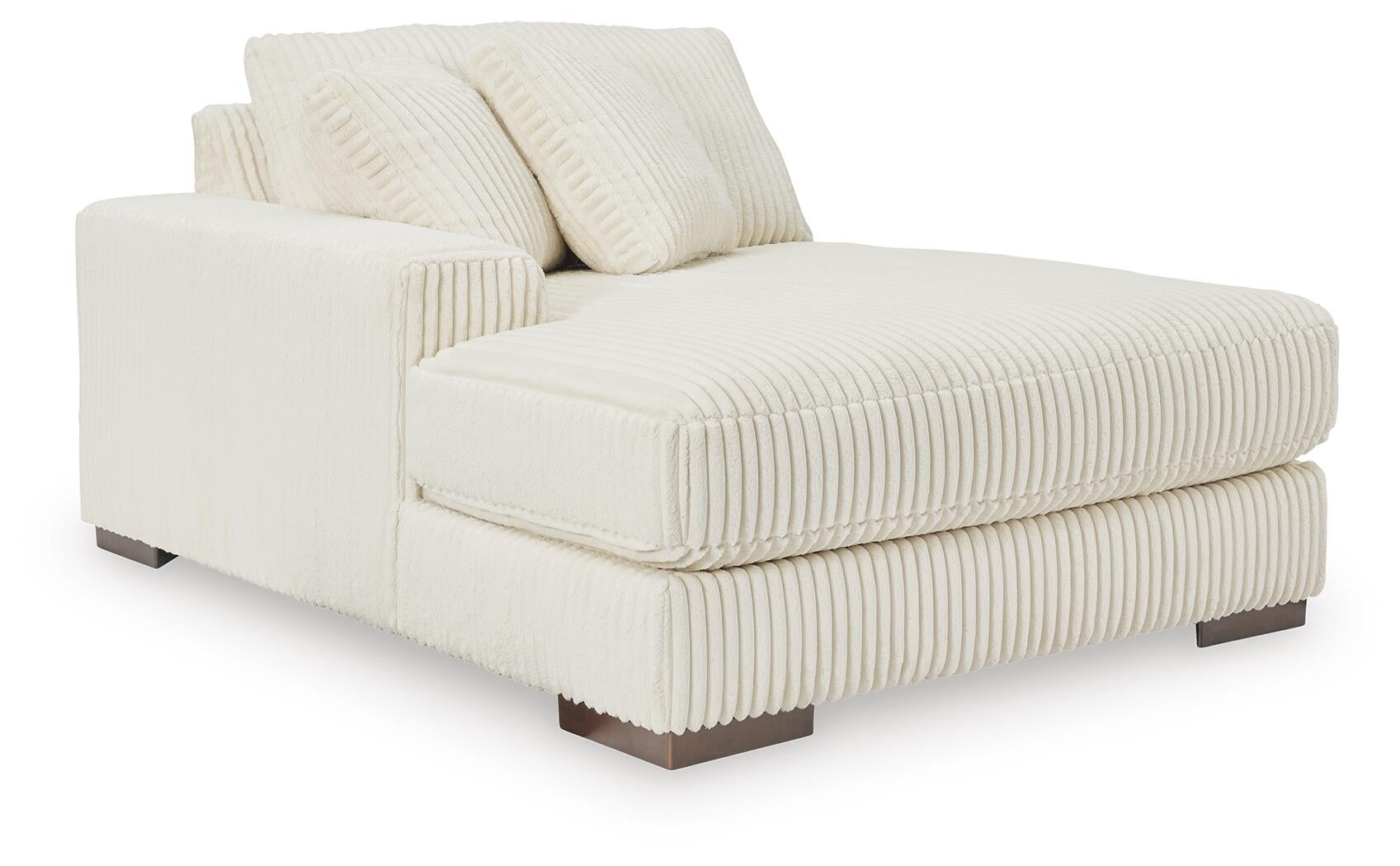 Lindyn Super Chaise