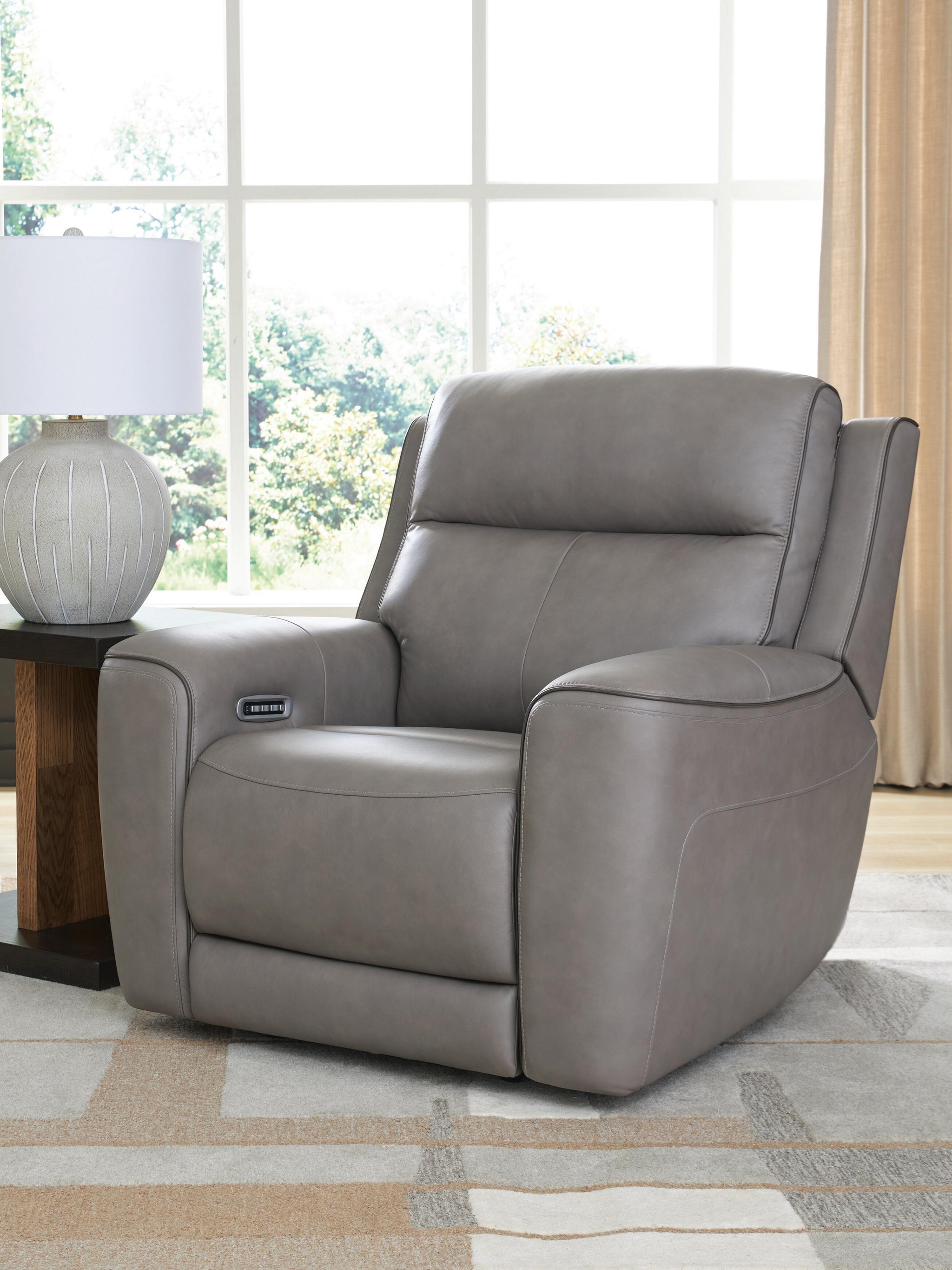 5Z-Comfort Power Recliner (Black/Gray)