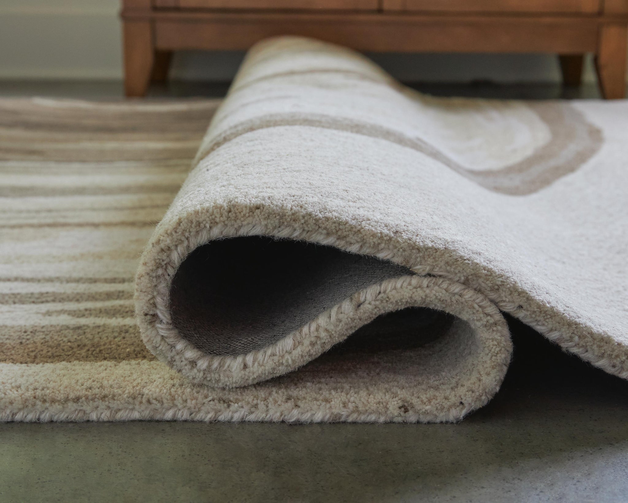 Rizwana 7'6" x 10' Area Rug