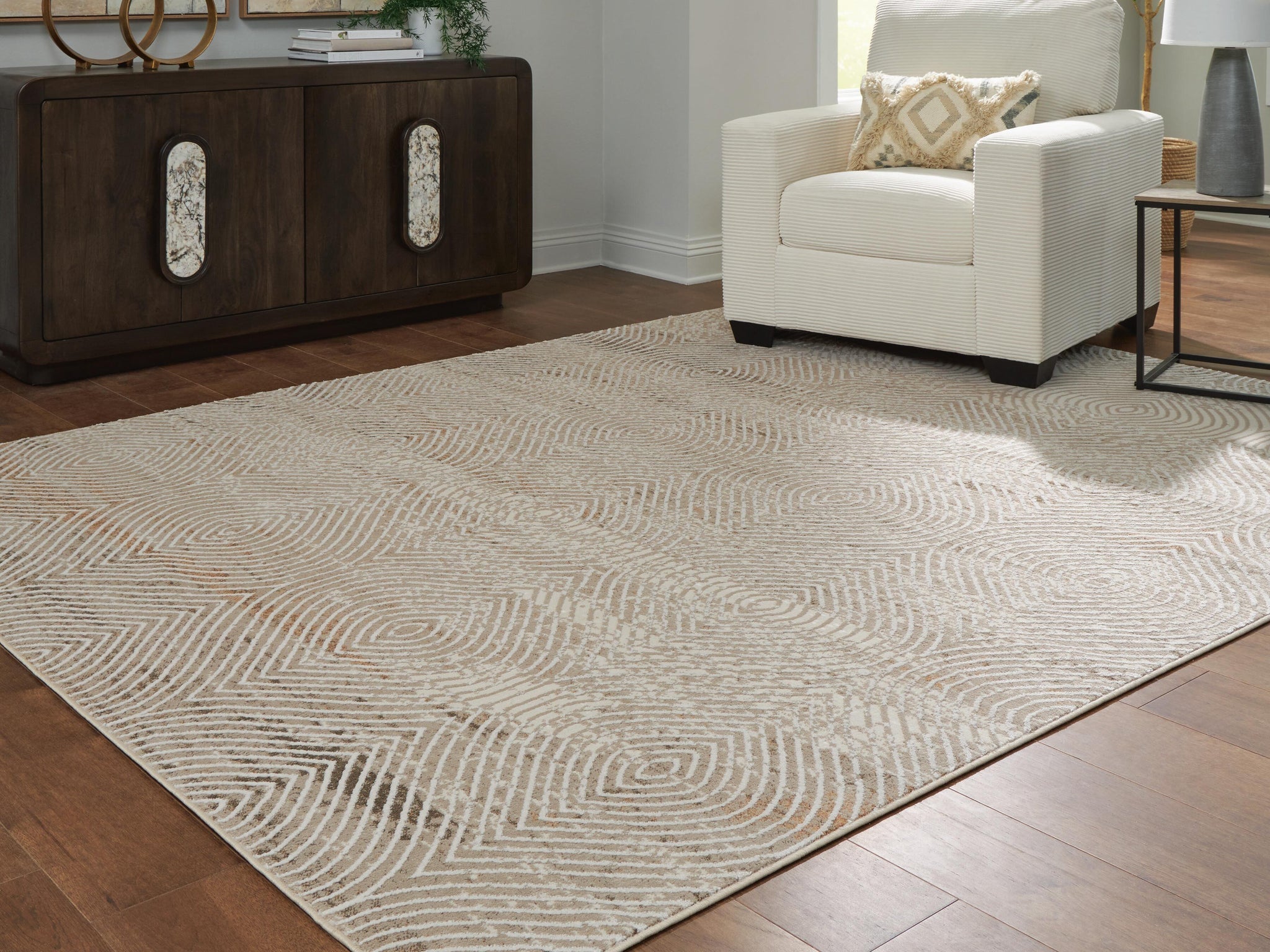 Bachus 5'3" x 7' Area Rug