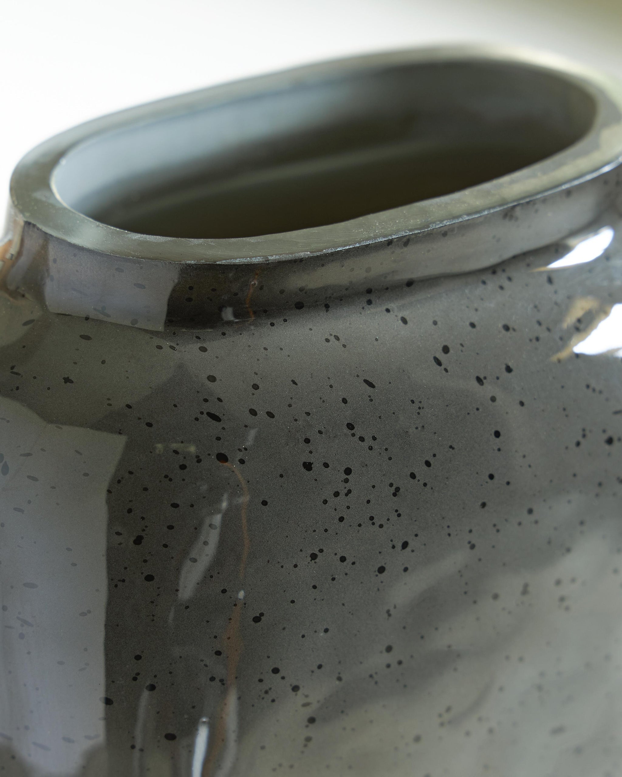 Kierlain Vase 2