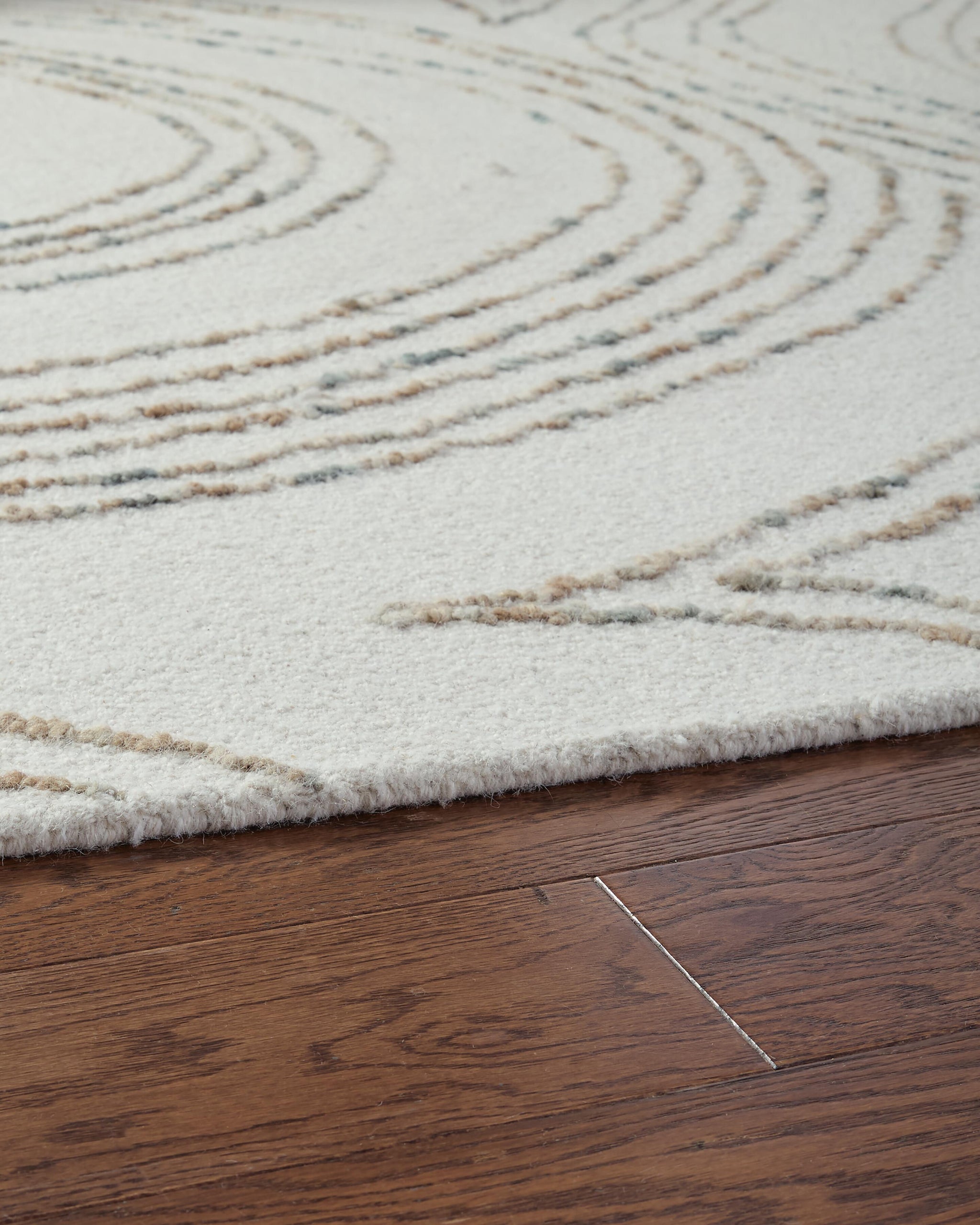 Deenbury 5' x 7' Area Rug