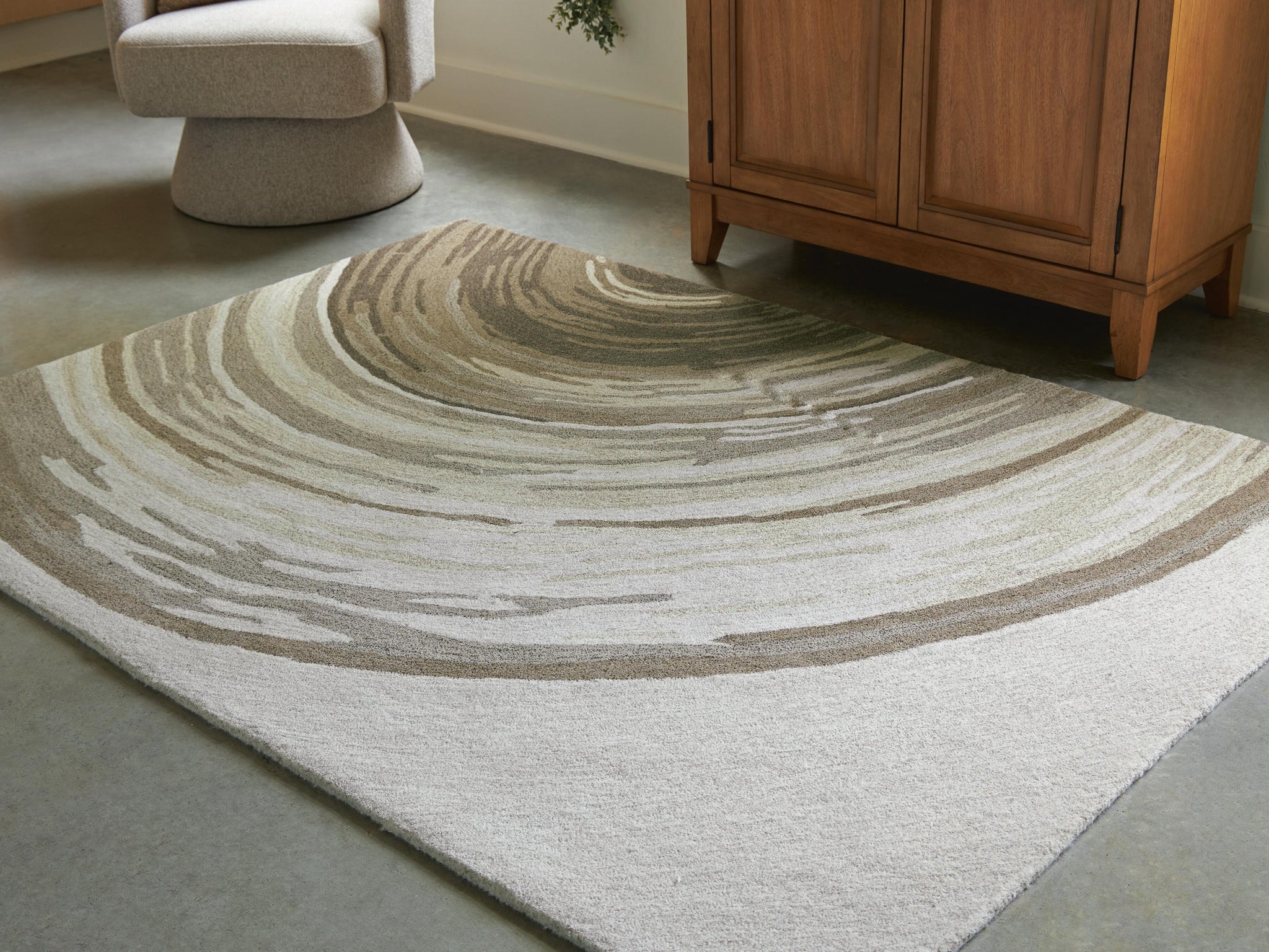 Rizwana 7'6" x 10' Area Rug