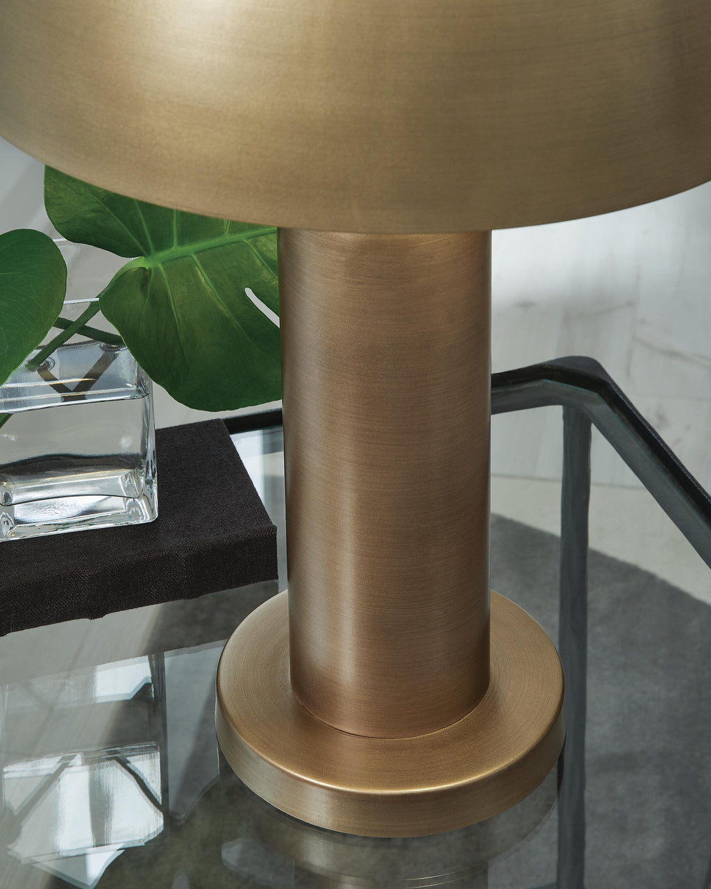 Wendfield Table Lamp (Two-Tone)