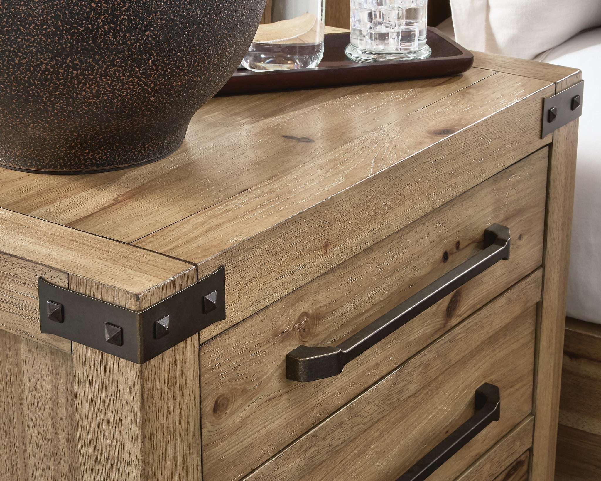 Ridgester Nightstand