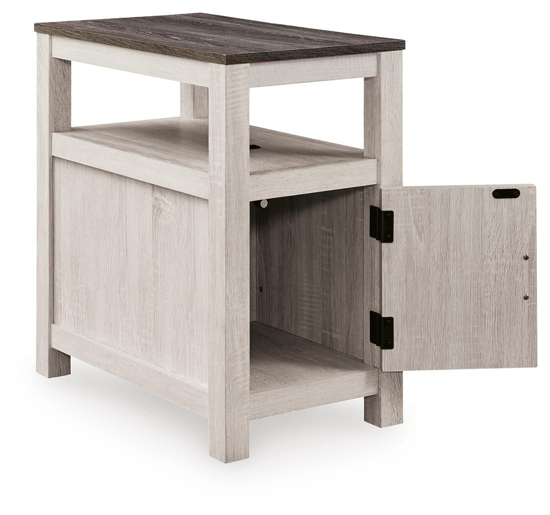 Fendenmore Chairside End Table