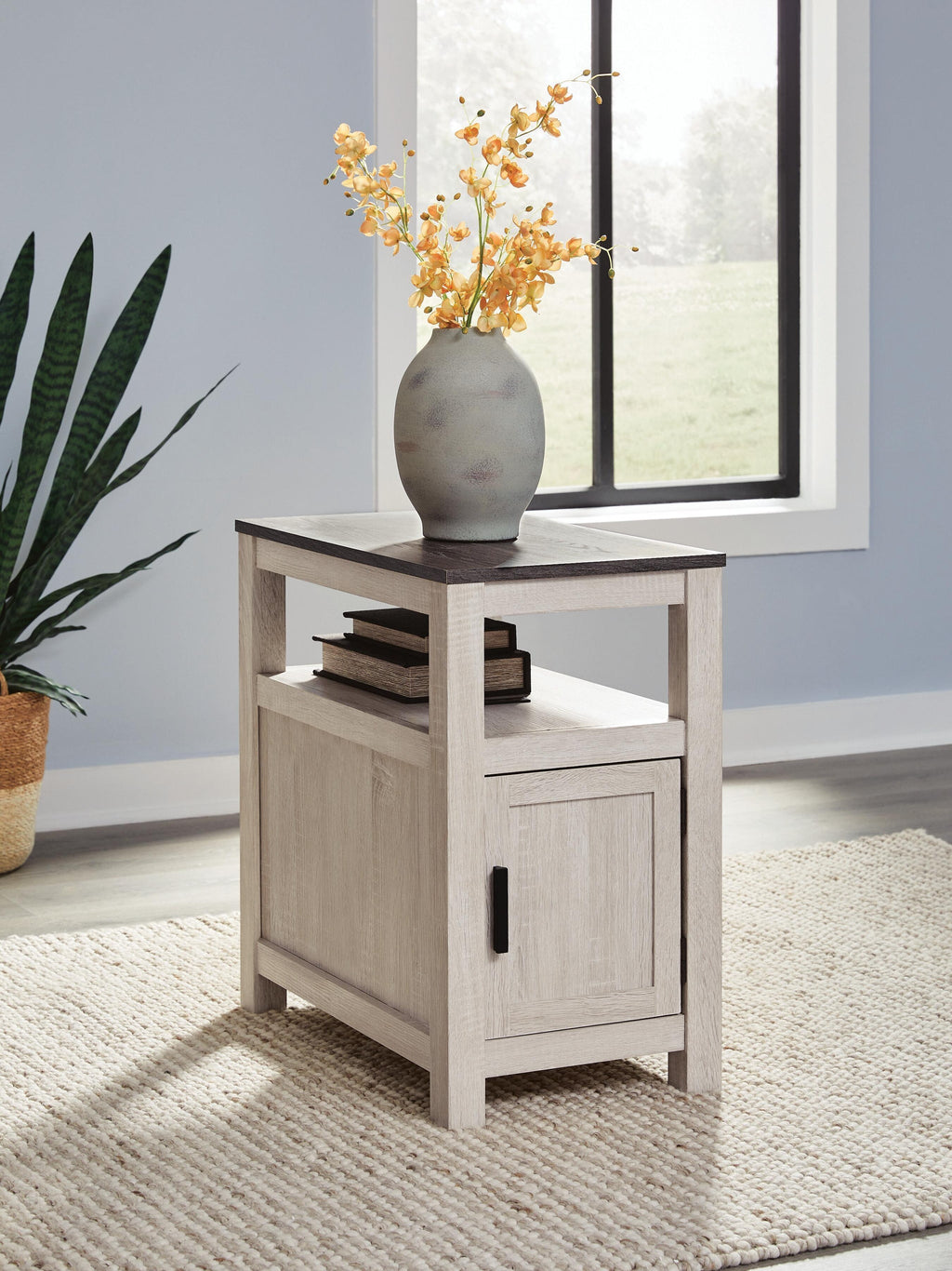 Fendenmore Chairside End Table