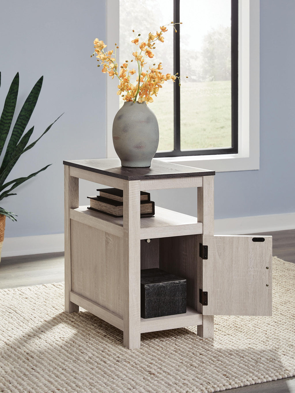 Fendenmore Chairside End Table